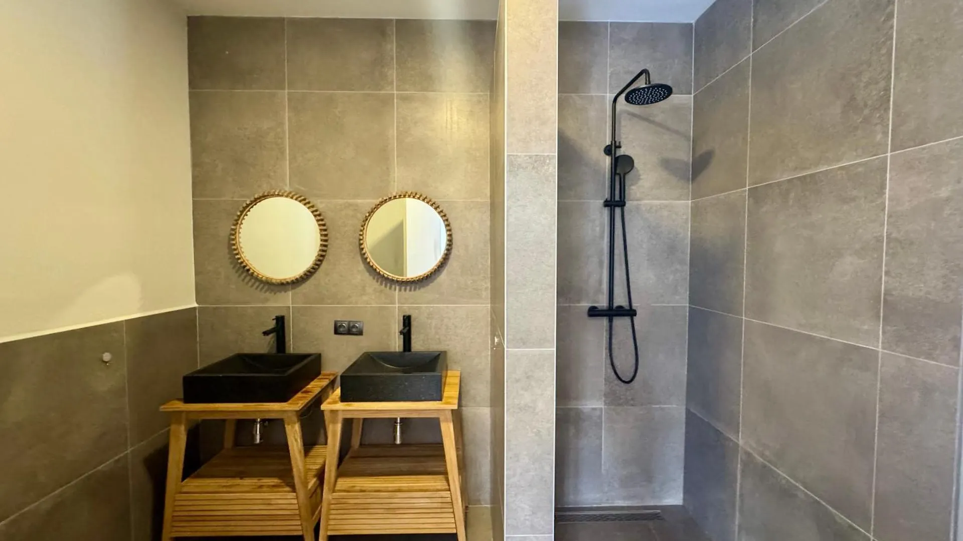 Pali Koko, Modern Appartement 5 Min Vanaf Mambo Willemstad Apartman