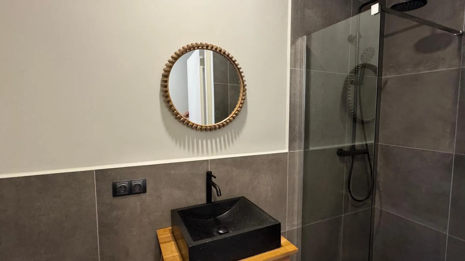 Pali Koko, Modern Appartement 5 Min Vanaf Mambo Willemstad